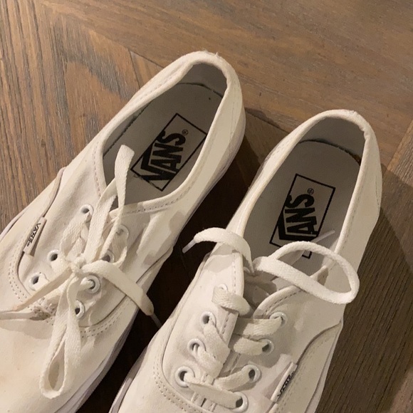 Yellow stains will easily come off with a wash. - Picture 2 of 5